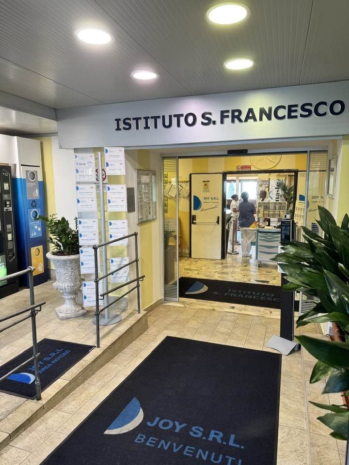 Ingresso dell’Istituto S. Francesco, RSA mantenimento